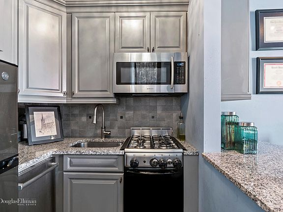 4th image of 136 W 81st St APT 3F