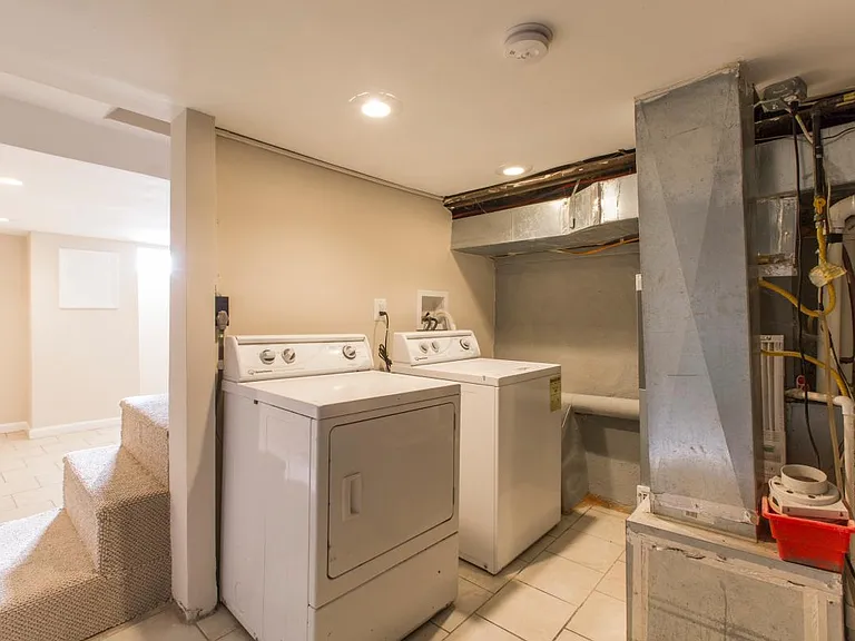 2826 Mercer St — Photo 20
