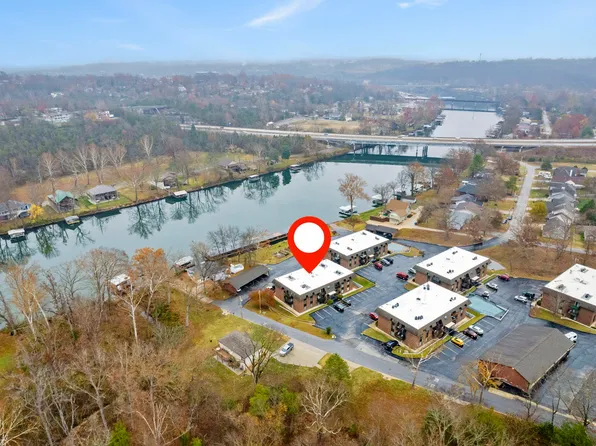 120 Wilshire Dr #24 BLDG 120, Hollister, MO 65672