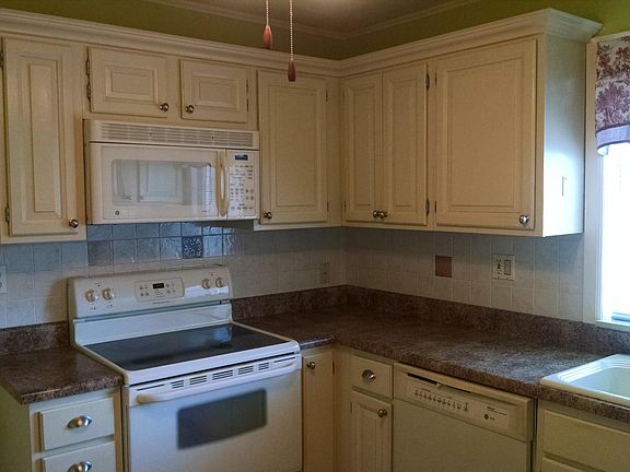 3rd image of 854 Winchester Court #B