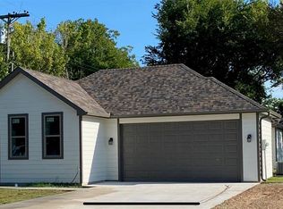 112 E Young St, Howe, TX 75459