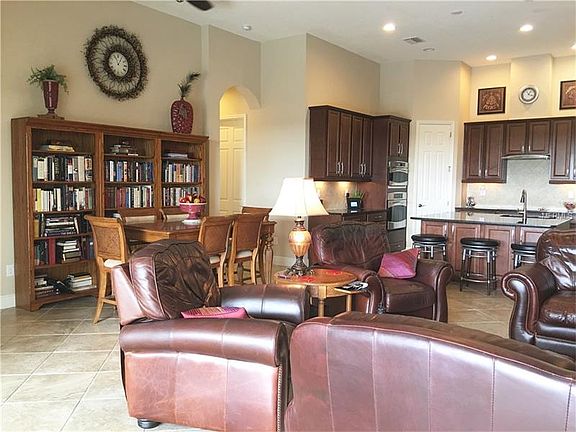 5th image of 32234 Summerglade Dr