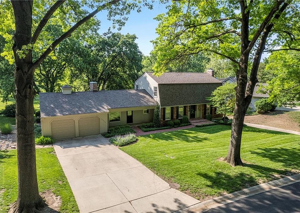 12602 Cherokee Ln, Leawood, KS 66209 Zillow