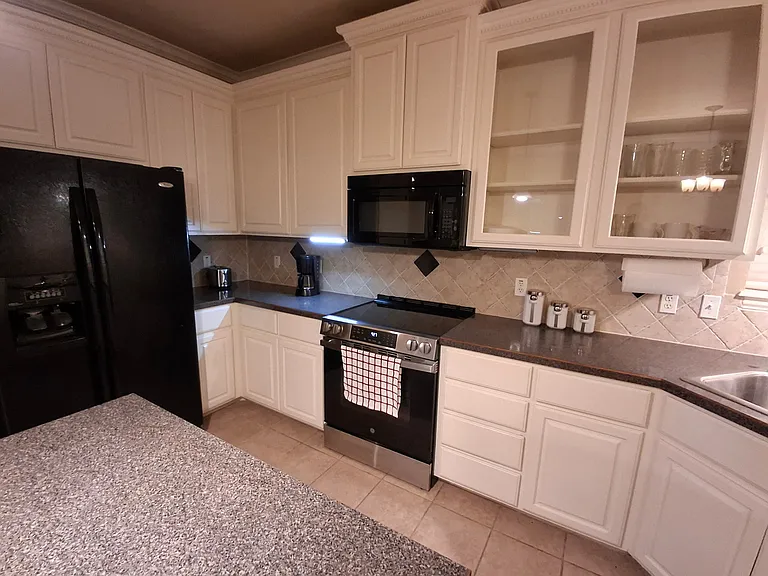 2142 Republic Ave — Photo 7