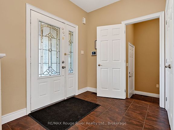 5th image of 496 Foote Cres