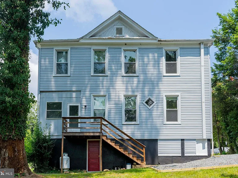 222 W Main St — Photo 3
