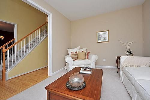 5th image of 807 Rhinehart Ln