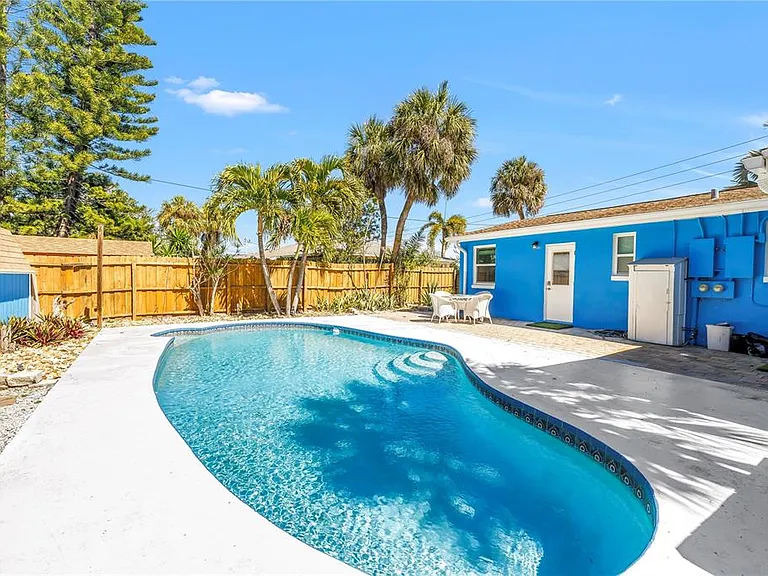 6892 Gulf Winds Dr #2 — Photo 43