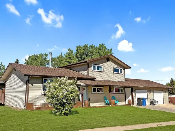 11002 S Hoppe Ave, Grande Cache, AB T0E 0Y0