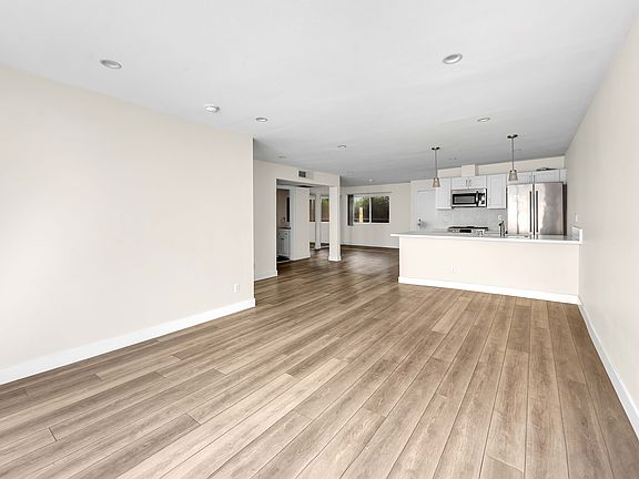 4th image of 9031 Alcott St #102