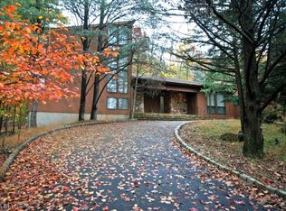 8 Pheasant Run, Green Brook, NJ 08812