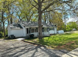 1011 Level Creek Rd, Sugar Hill, GA 30518