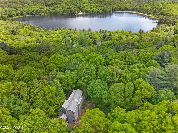 220 Kinsale Ln, Dingmans Ferry, PA 18328