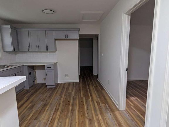5th image of 3283 Pebble Dr