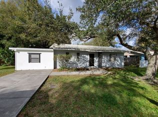1323 56th Avenue Dr E, Bradenton, FL 34203