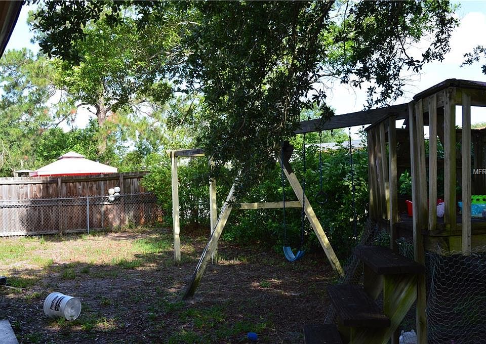 2nd image of 3051 Lloyd Dr