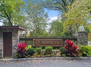 1 David Ln APT 4A, Yonkers, NY 10701