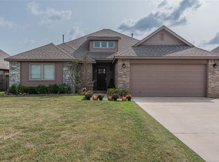 8444 Forrest Glenn Rd, Claremore, OK 74019