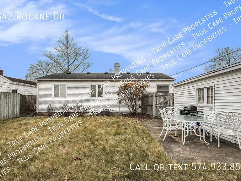 2842 Rockne Dr — Photo 21