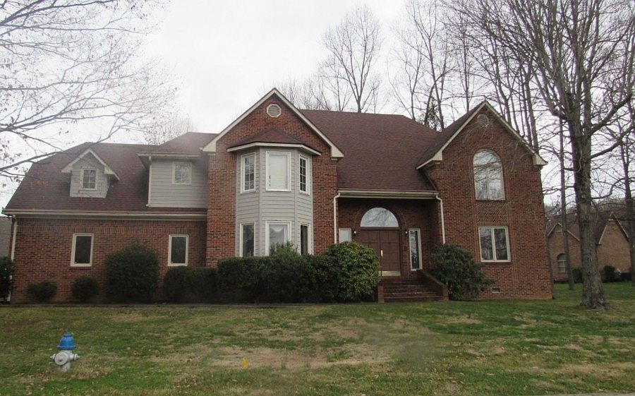 1st image of 302 Shadowood Dr