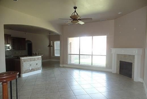 4th image of 1221 Primrose Ct