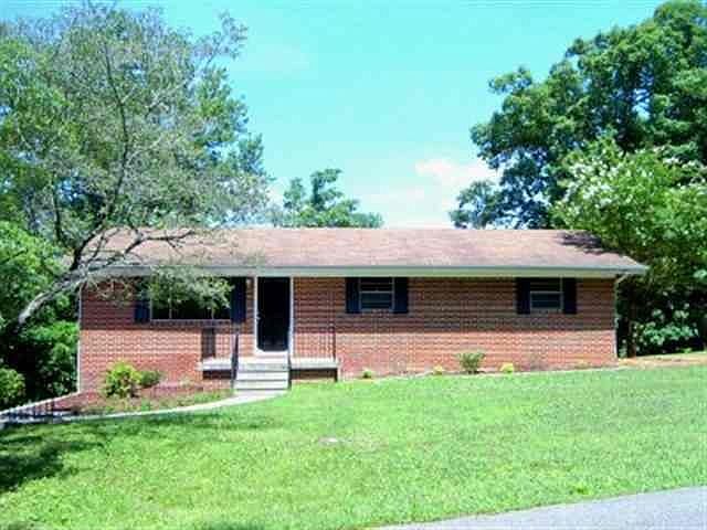 1st image of 2604 Woodland Dr SE
