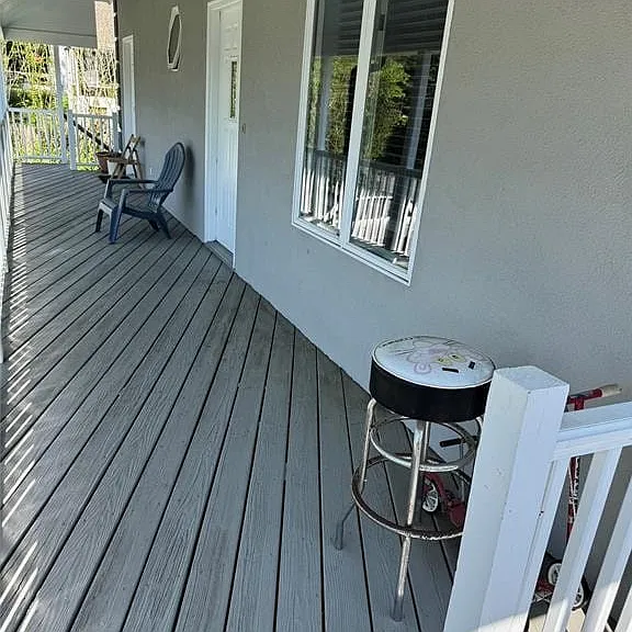 7 Meadow St — Photo 2