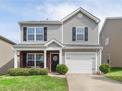 4381 Oak Pointe Dr, Winston Salem, NC, 27105