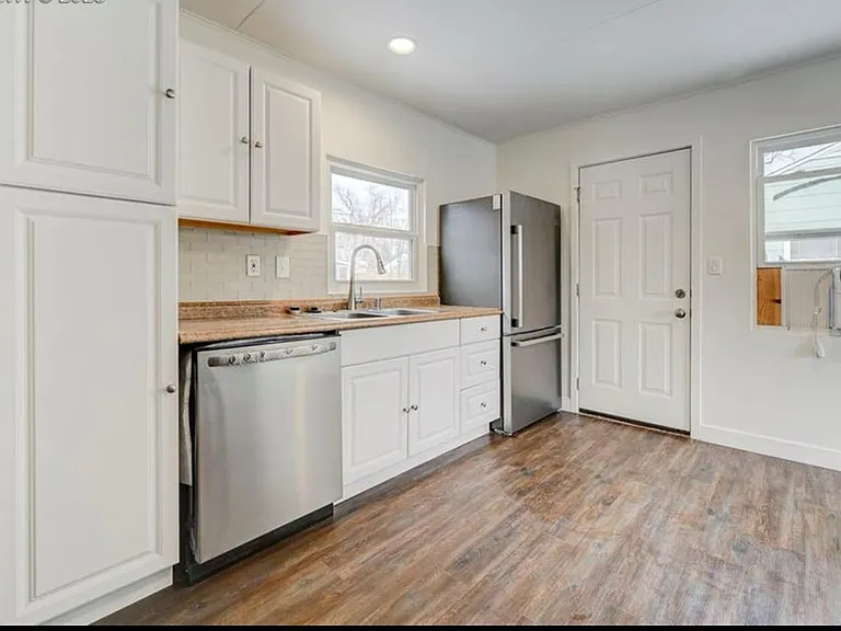 1924 S Hancock Ave — Photo 10