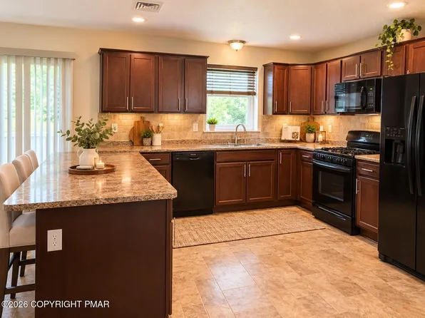 5012 Pine Ridge Rd S #14, East Stroudsburg, PA 18302