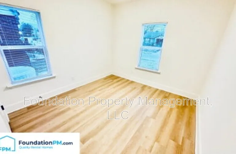 910 Dickinson St — Photo 13