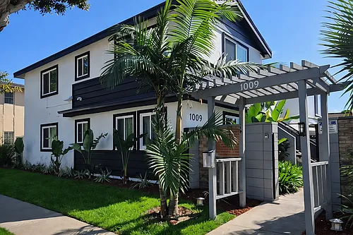 1009 Valencia St Photo 1