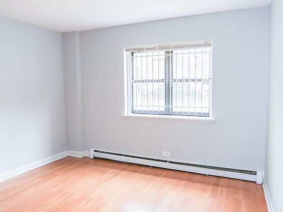 5th image of 2828 N Cambridge Ave APT 104