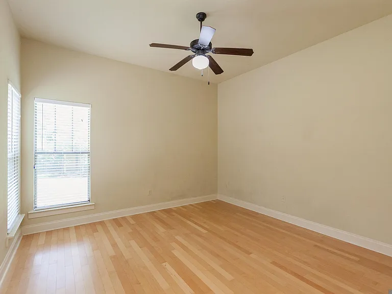 9319 Boone Dr — Photo 12