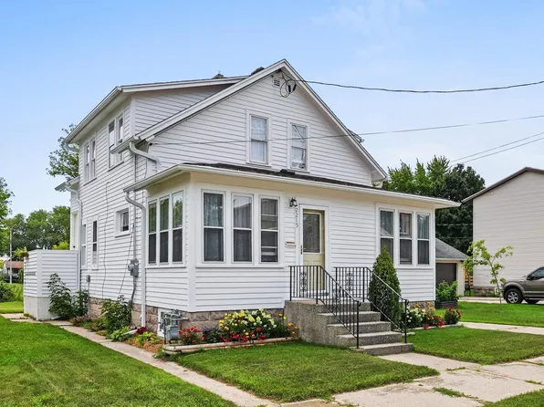 2215 11th STREET, Two Rivers, WI 54241