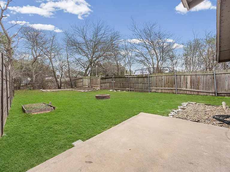 11301 Oakwood Dr #B — Photo 4