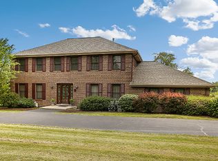 6N066 Chambellan Ln, Wayne, IL 60184