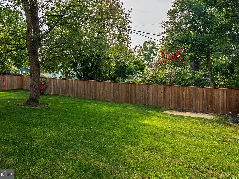 3710 Ivy Hill Ln — Photo 24