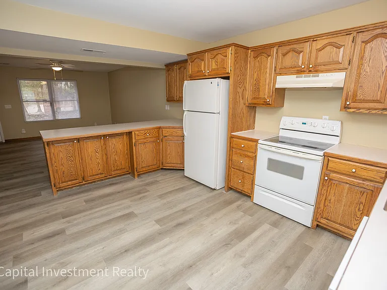 219 Route T — Photo 8