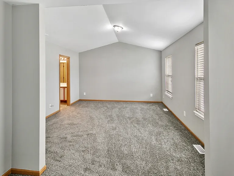 678 Zachary Dr — Photo 7