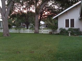 801 Hudgins St, Smithville, TX 78957