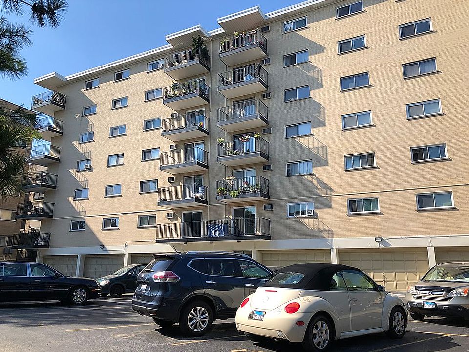 Canterbury Condominiums 