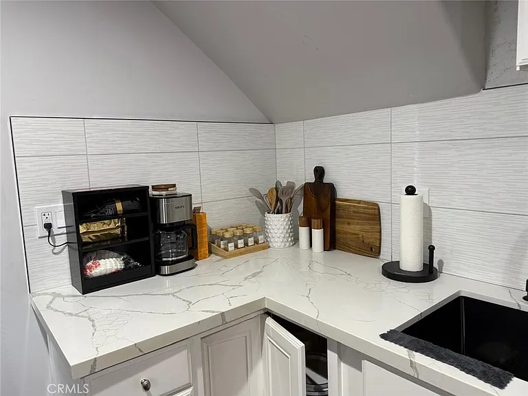 22237 Buena Ventura St #2 — Photo 9