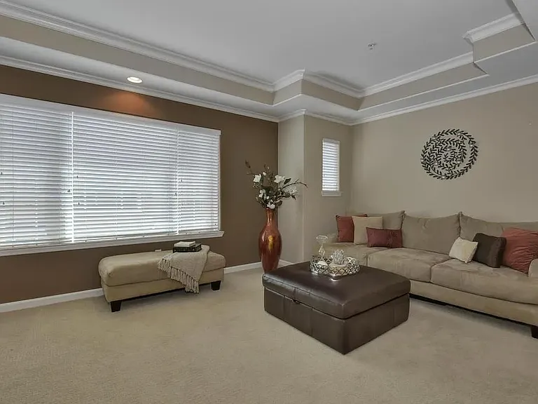 2218 Woodberry Ln — Photo 20