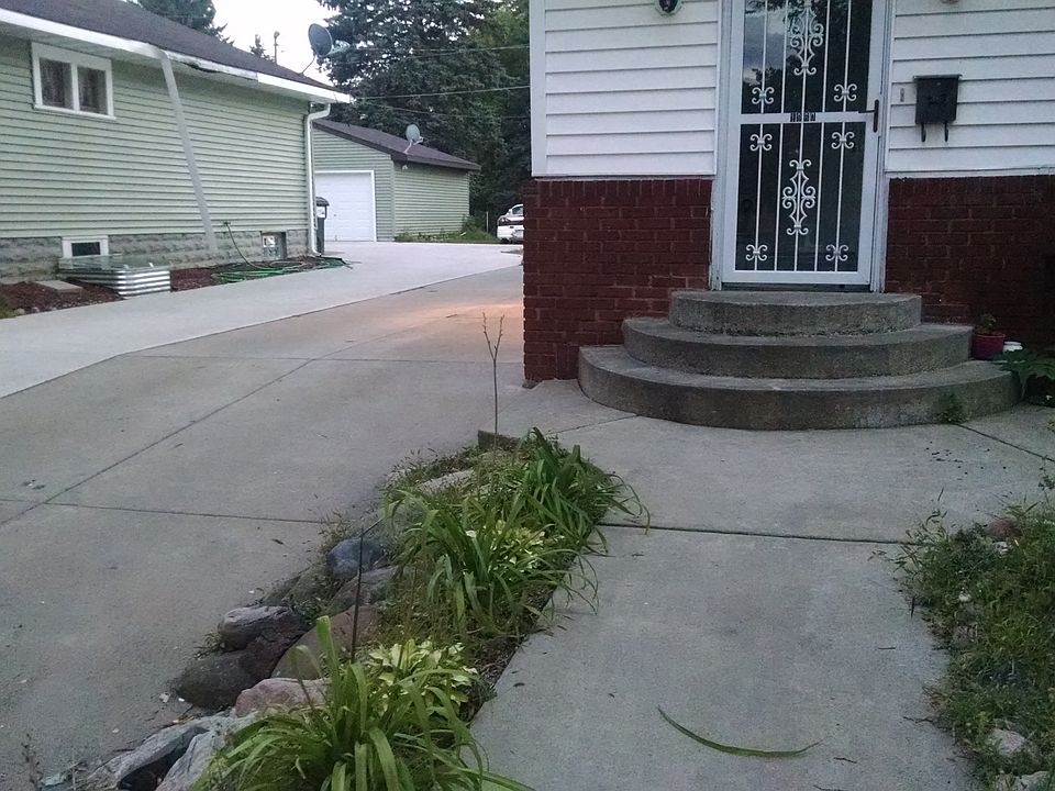 1st image of 1960 Minnehaha Ave E
