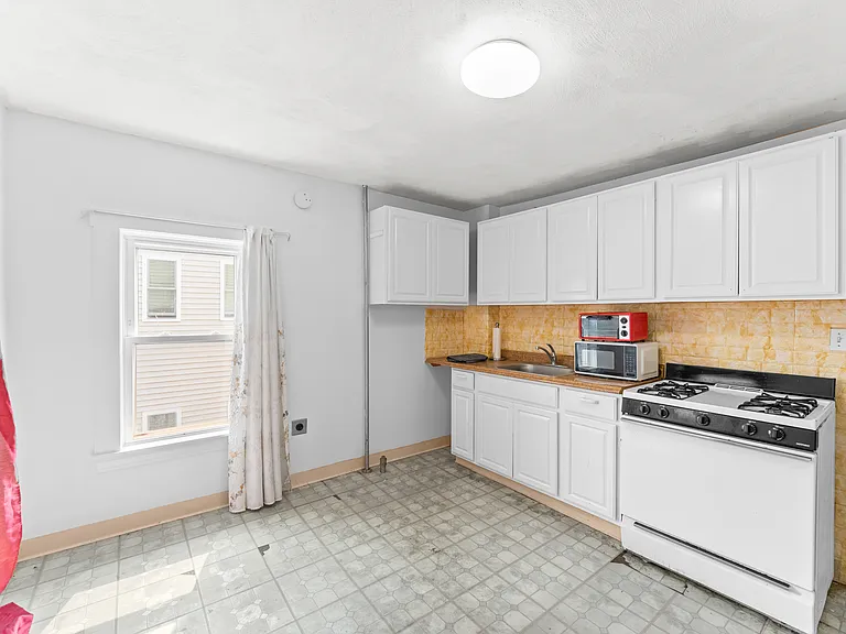50 Moore St #2R — Photo 23