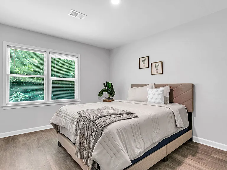 38 Shore Dr — Photo 8
