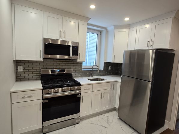 1032 Van Duzer St Floor 1