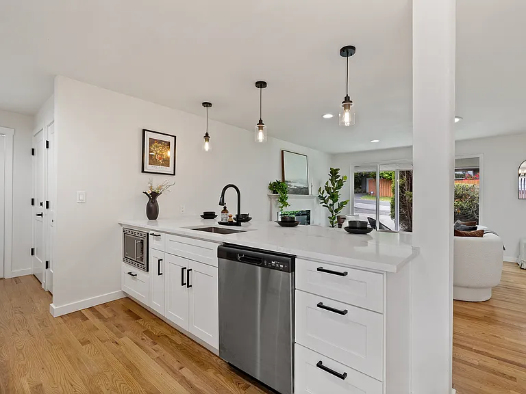 2701 NE 110th St — Photo 10