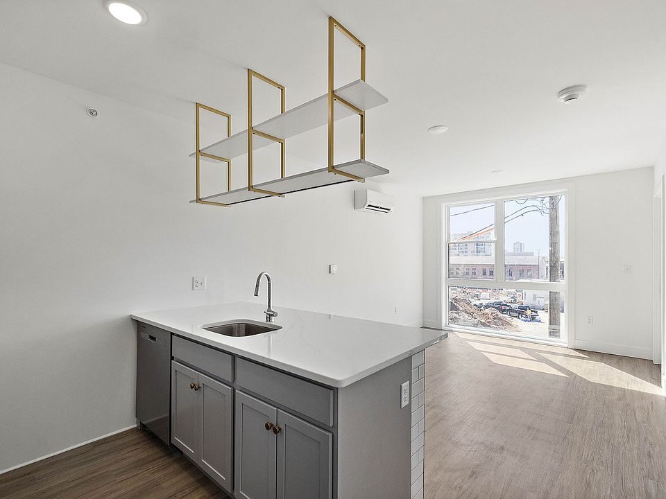 1st image of 15 Girard St #201